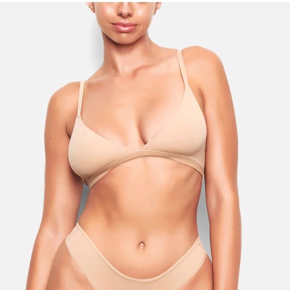 SKIMS Tan Bra - Picture 2 of 10